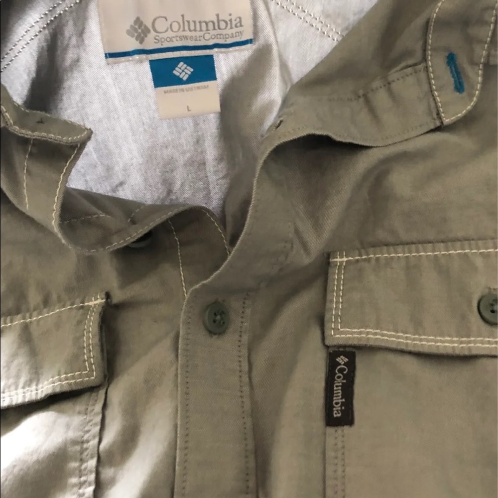 Columbia Button down - Picture 2 of 2